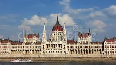 布达佩斯-议会在白天的时间间隔。 匈牙利